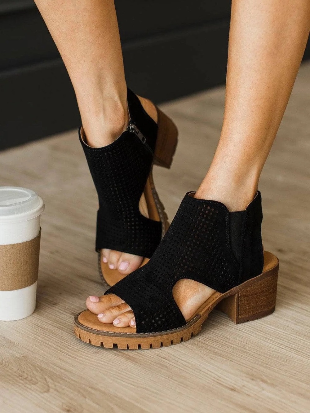 New Very G Milsy Black Perforated Block Heel Sandals Size 9.5